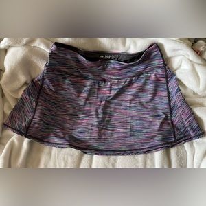 Ideology skort multi-color purple/blue. Size M.